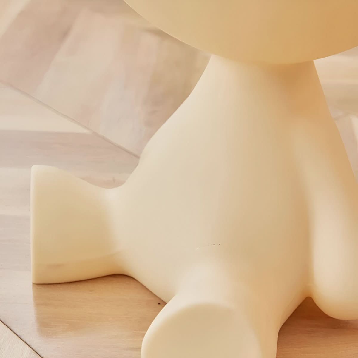 Skorter | Elegant Round Coffee Table for Stylish Living