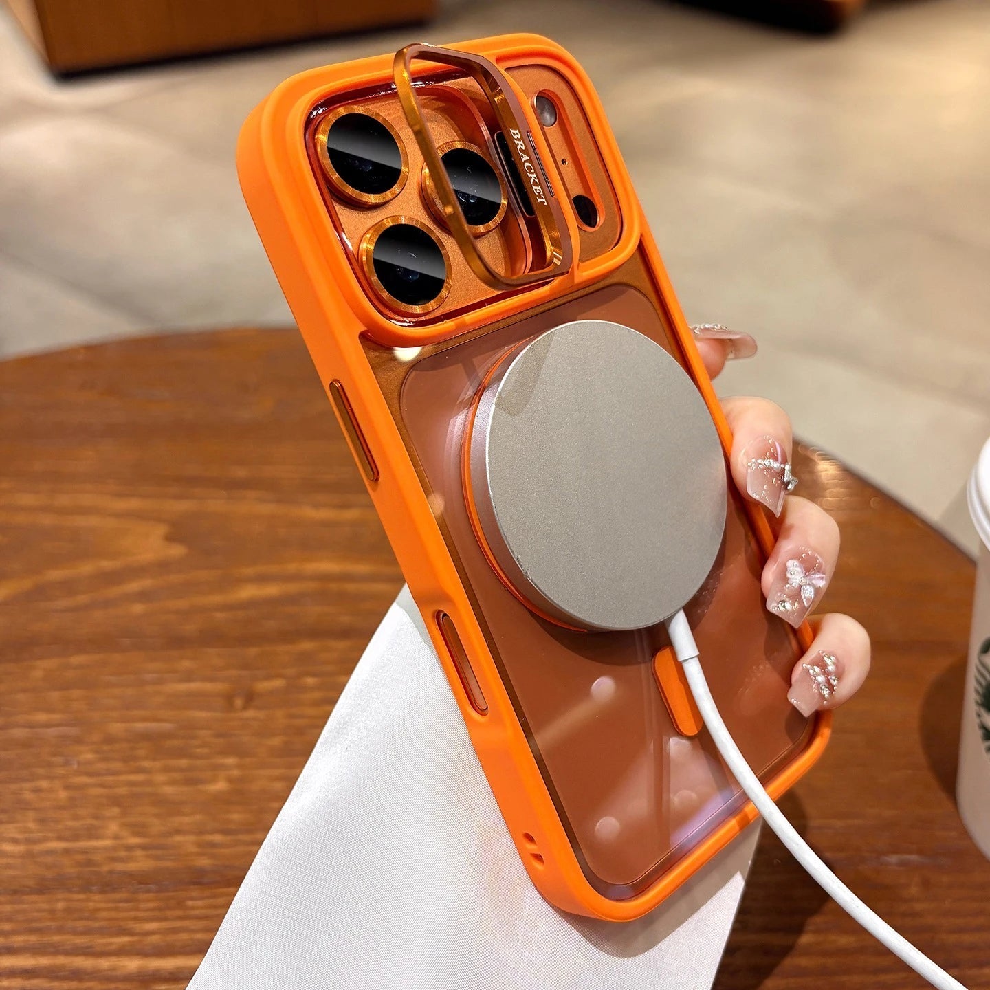 Skorter | Dirt-resistant MagSafe case with shock-absorbing corners