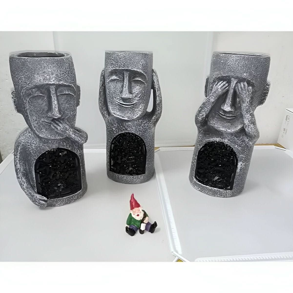 Skorter | Solar-Resin Garden Statues for Enchanting Atmosphere