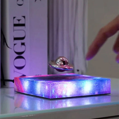 Skorter | Magnetic LED Night Light with Floating Spaceship Design