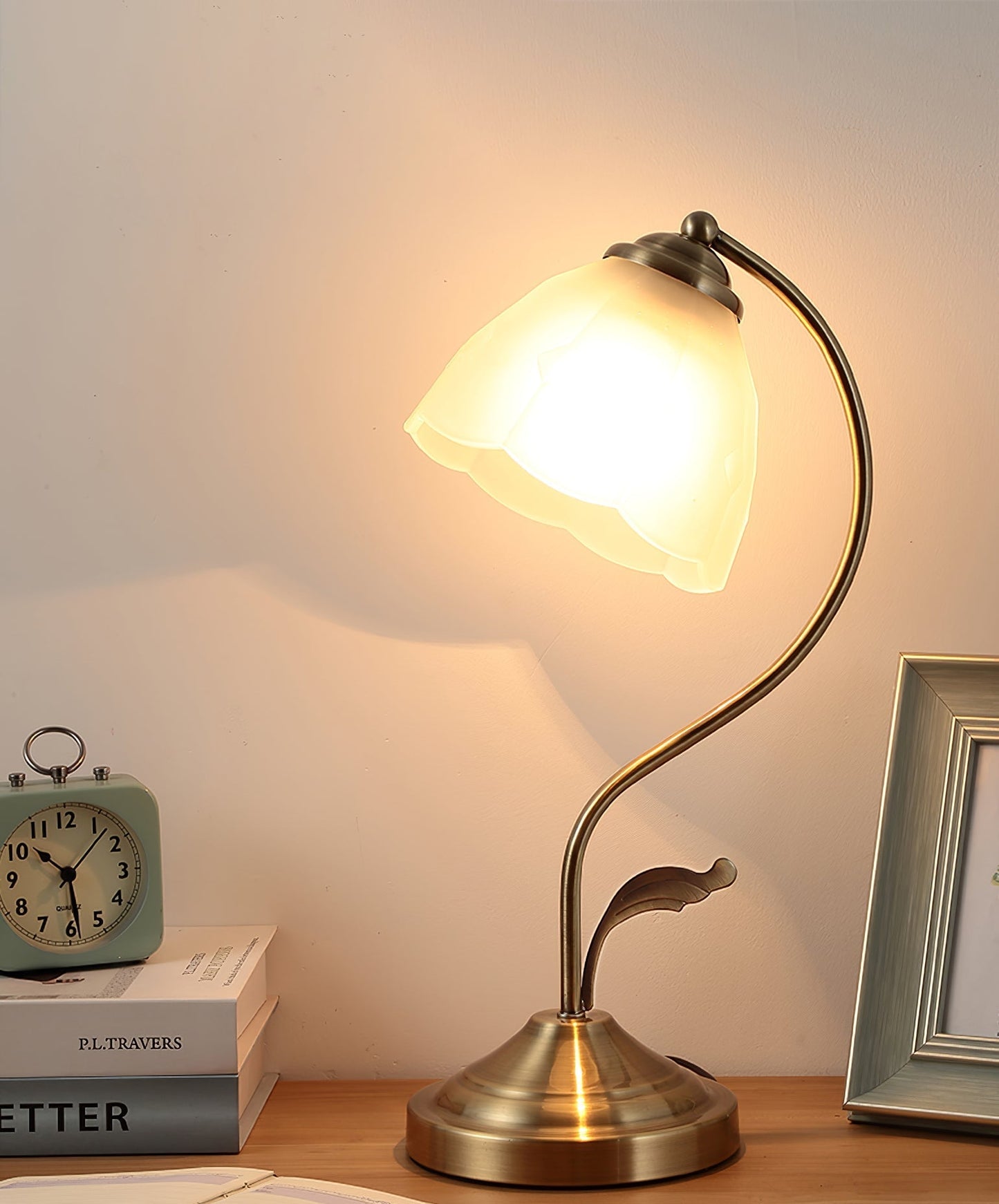 Skorter | LuxePetal – White and Blue Glass Floral Table Lamp in Gold