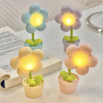 Skorter | Cute Flower Night Light for Children – LED Table Lamp in Flower Design for the Children's Room