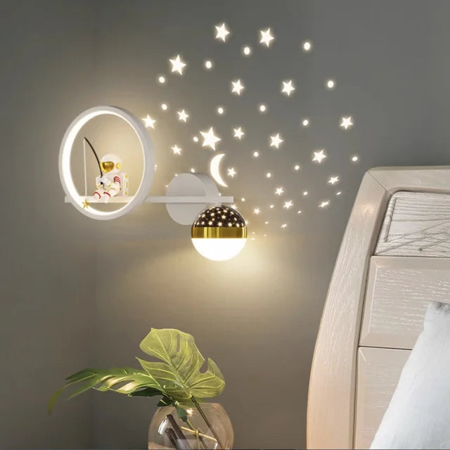 Skorter | Children's Room Wall Light – Stylish star-shaped LED wall light for kids | Gentle light for the bedroom