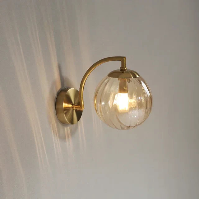 Skorter | Elegant Wall Light With Glass Design