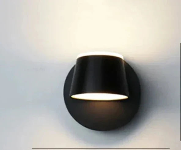 Skorter | BrightGlow - Dimmable LED Wall Lamp in Modern Design – Adjustable Lighting