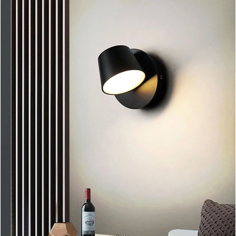 Skorter | BrightGlow - Dimmable LED Wall Lamp in Modern Design – Adjustable Lighting