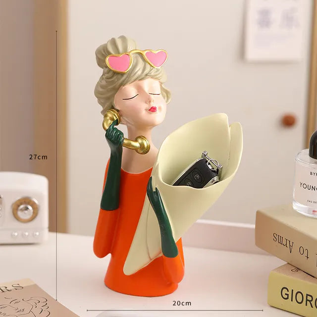 Skorter | FloralFinesse - Girl Vase Decor