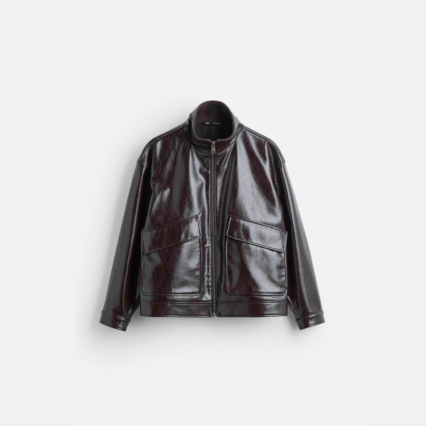 Herrbikerjacka i premiumkonstläder med praktiska fickor med lock.