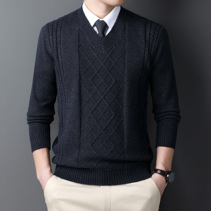 Men's V-Neck Sweater in Modern Cable Pattern Skorter