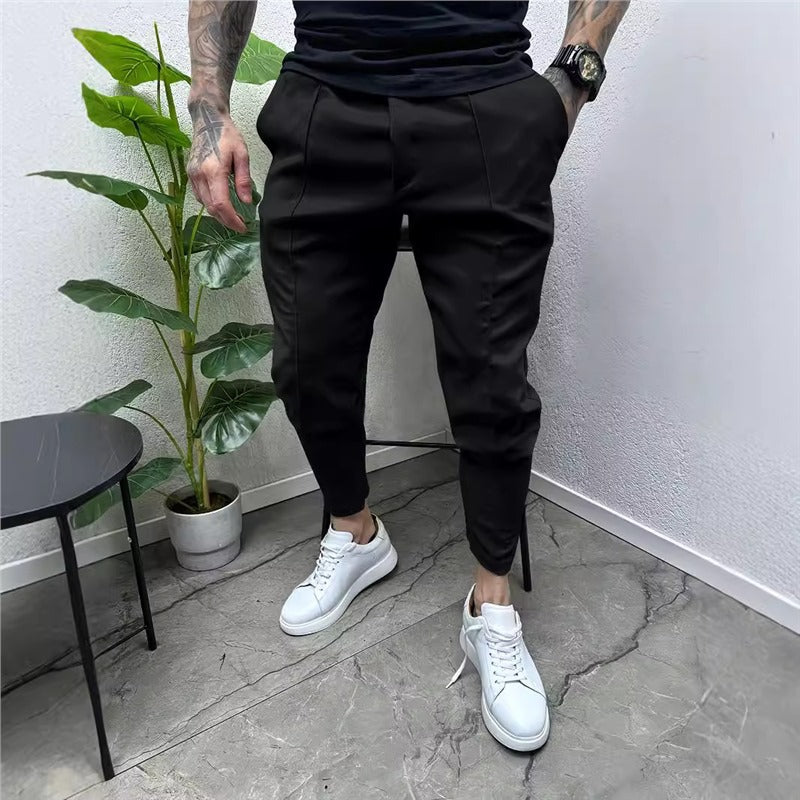 Men's stylish joggers with a slim fit and practical pockets Skorter