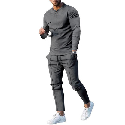 Men's sporty top and pants set with modern Henley neckline Skorter