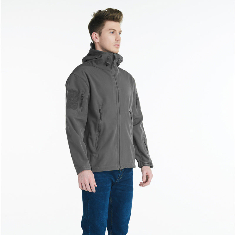 Men's tactical jacket with versatile zippered pockets and breathable material Skorter