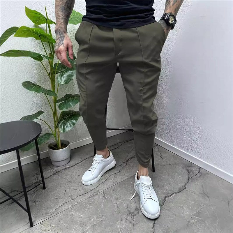 Men's stylish joggers with a slim fit and practical pockets Skorter
