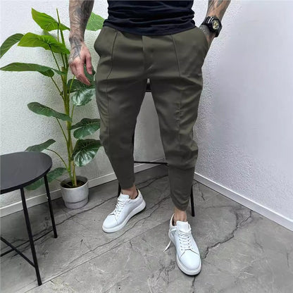 Men's stylish joggers with a slim fit and practical pockets Skorter