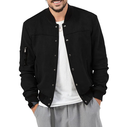 Herrbomberjacka i högkvalitativ mocka med praktiska fickor.