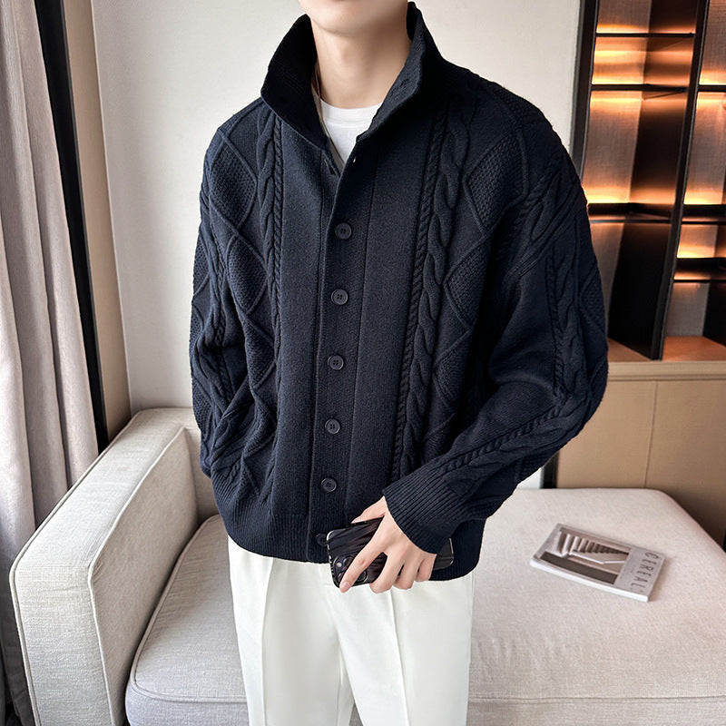 Men's chunky knit sweater with modern stand-up collar and button placket Skorter