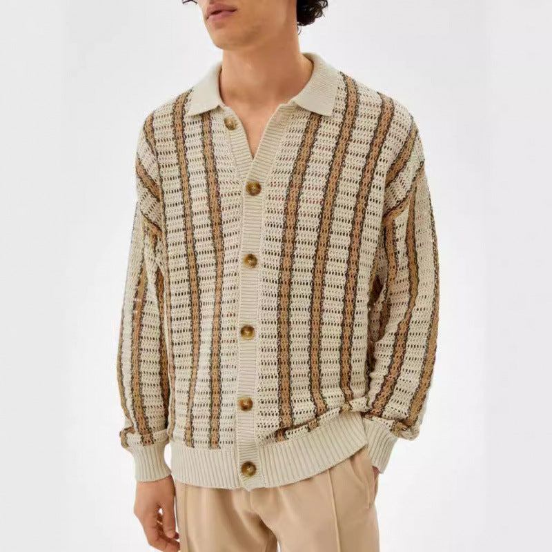 Herrkofta med elegant spetsmönster och praktiska knappar Skorter