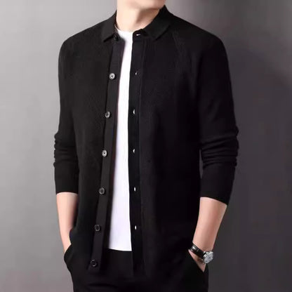 Herrkardigan med modern texturerad design och praktiska fickor Skorter