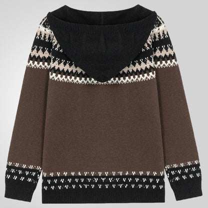 Herrkofta med traditionellt norskt mönster och huva Skorter