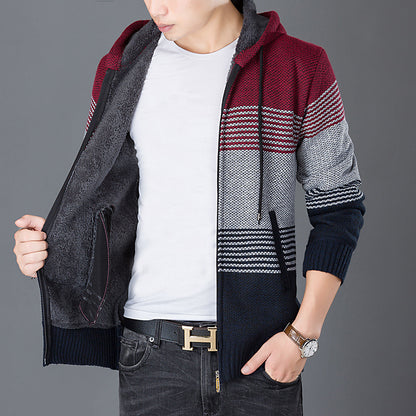 Herrkofta med huva och moderna blockränder Skorter