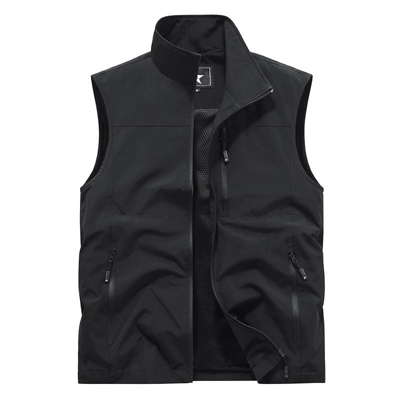 Men's technical outdoor vest with breathable panels and multifunctional pockets Skorter