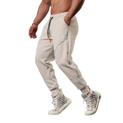 Men's sporty sweatpants with innovative cut and practical pockets Skorter
