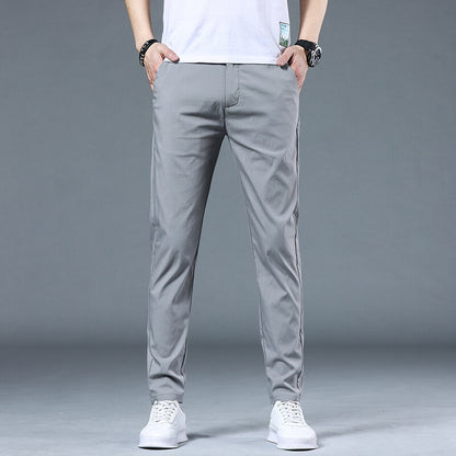 Luftiga herrbyxor i modern slim-fit-design Skorter