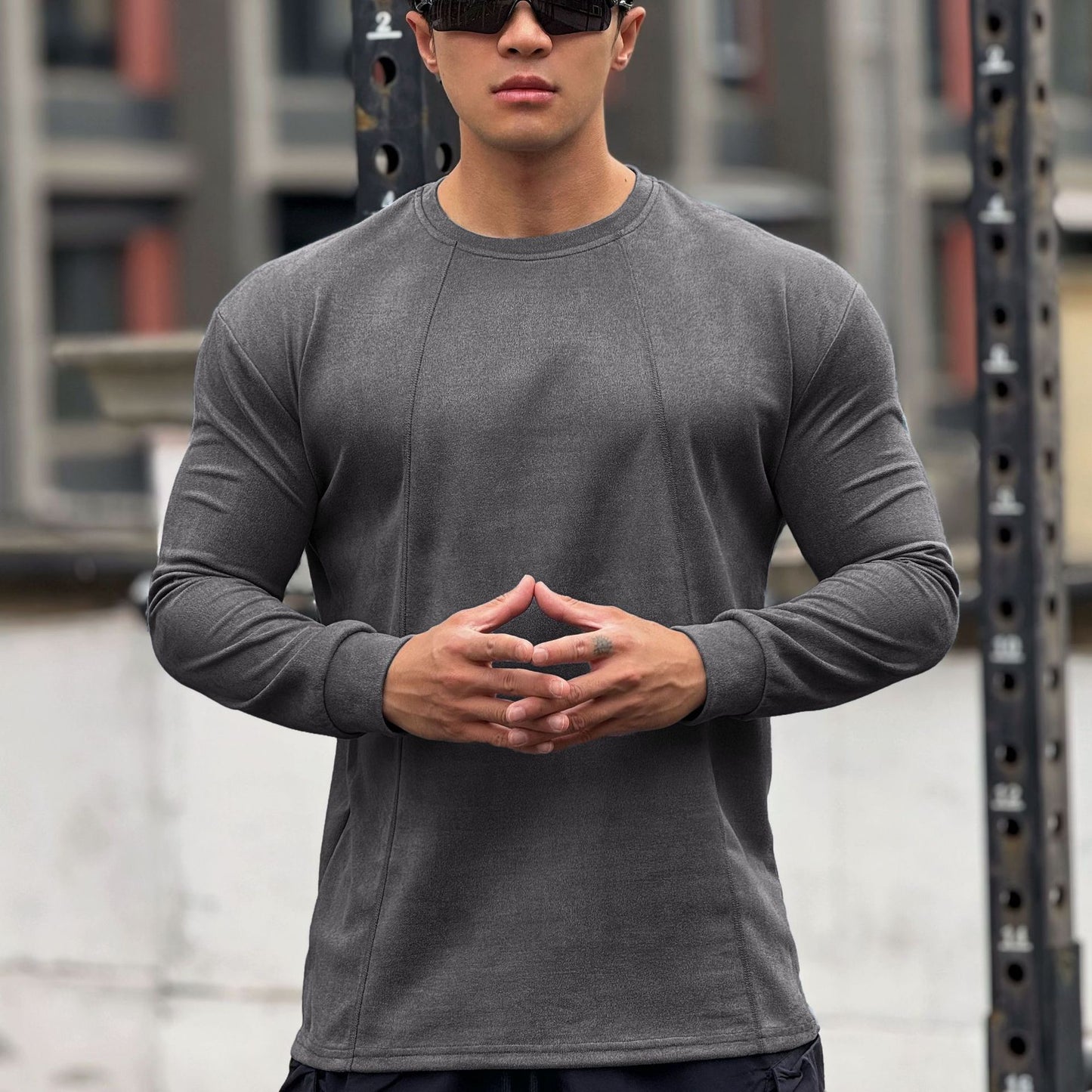Men's Long Sleeve Sports Shirt with Seamless Processing and Fitted Cut Skorter
