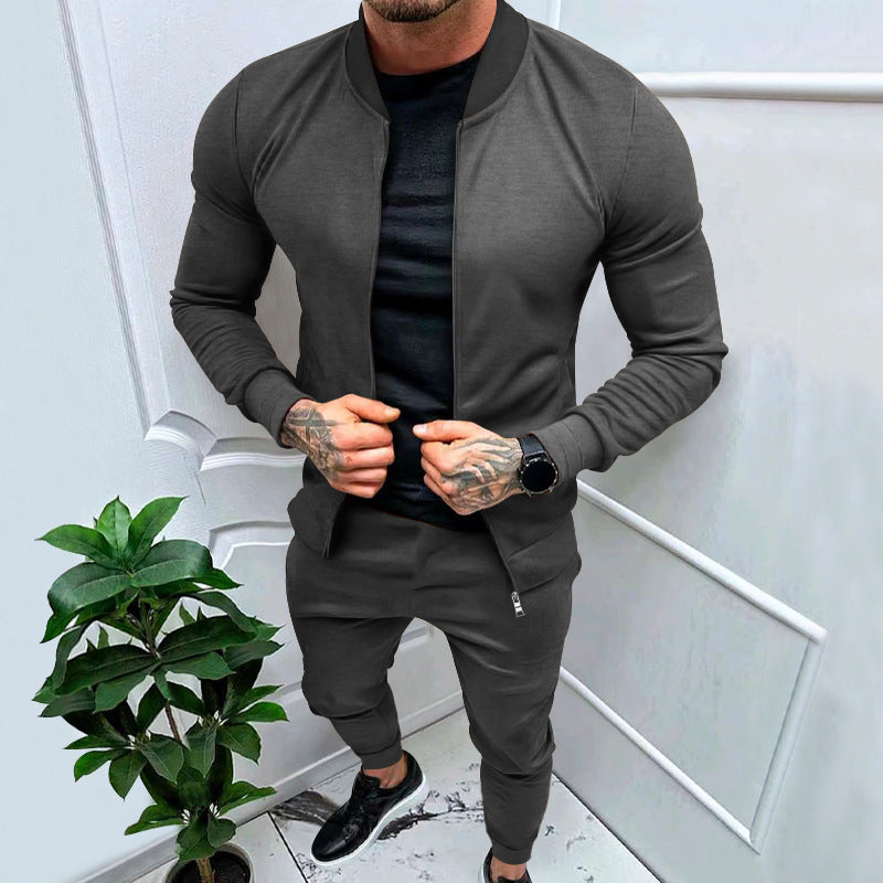 Men's tracksuit with modern stand-up collar and practical zip pockets Skorter
