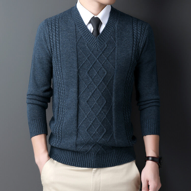 Men's V-Neck Sweater in Modern Cable Pattern Skorter