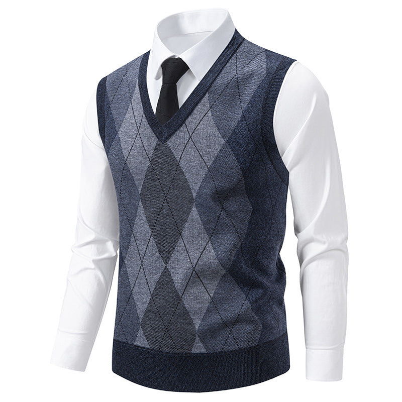 Men's sweater with V-neck and classic diamond pattern Skorter