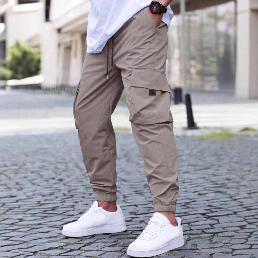 Men's cargo joggers with elastic waistband and practical side pockets Skorter