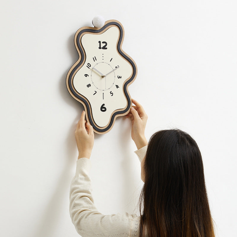 Skorter | Creative irregular wall decoration Silent Clock