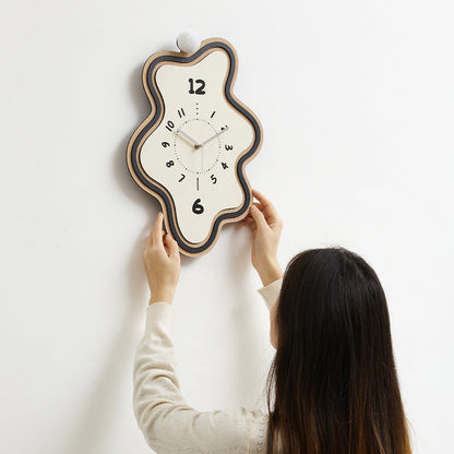 Skorter | Creative irregular wall decoration Silent Clock