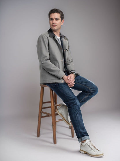 Men's suede jacket with stylish design and practical pockets Skorter