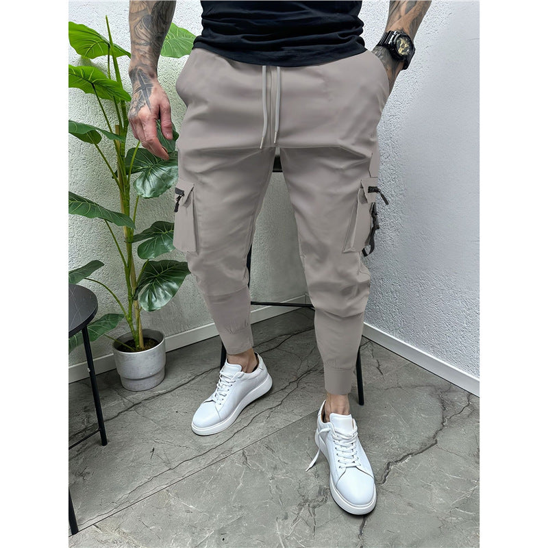 Men's stylish cargo joggers with practical pockets and elastic waistband Skorter
