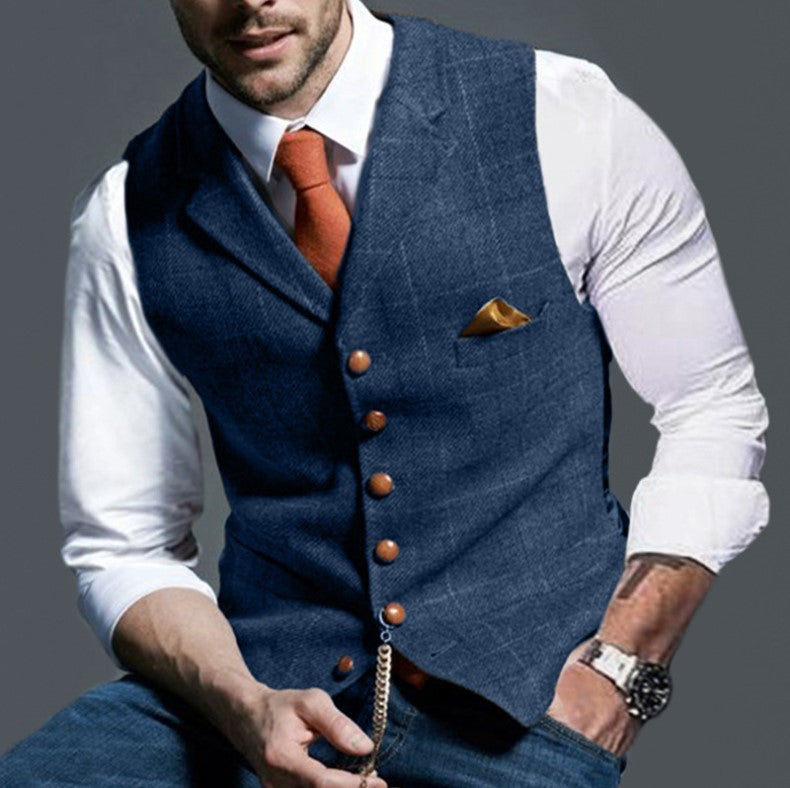 Men's stylish vest with noble wooden buttons Skorter