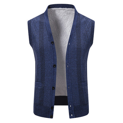 Herrkofta med klassisk V-ringning och fint kabelmönster Skorter