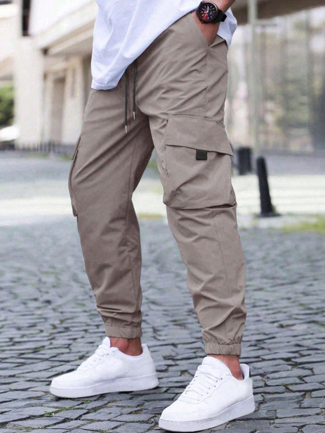 Men's cargo joggers with elastic waistband and practical side pockets Skorter