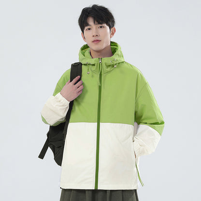 Sportig herrvindjacka med justerbar huva och reflexdetaljer Skorter