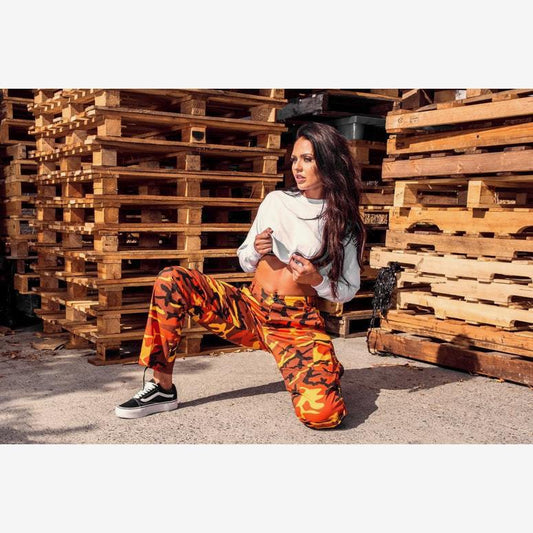 Men's cargo pants in modern camouflage style with multiple practical pockets Skorter