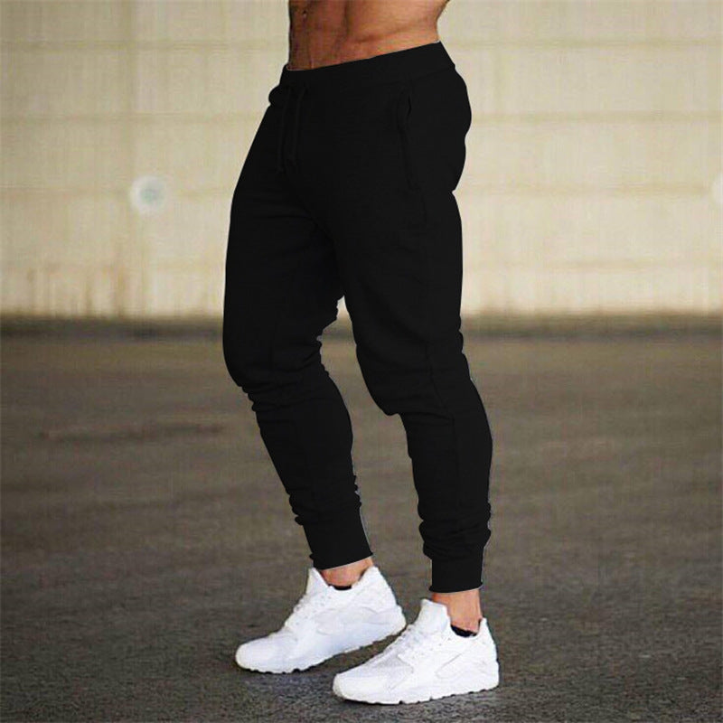 Men's sporty jogging pants with modern cut and practical pockets Skorter