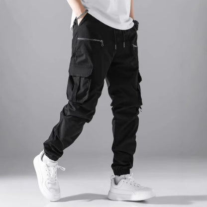 Men's cargo joggers with elastic waistband and practical zip pockets Skorter