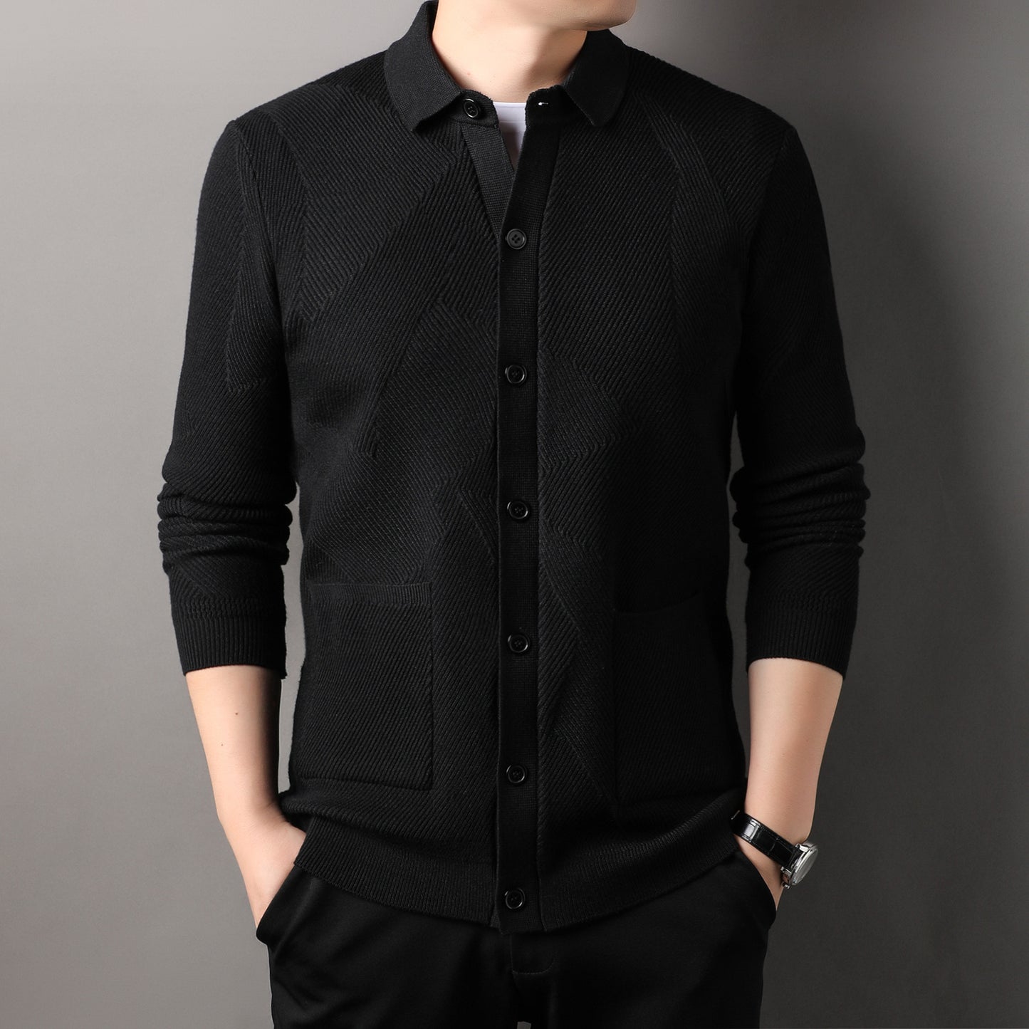 Herrkardigan med modern texturerad design och praktiska fickor Skorter