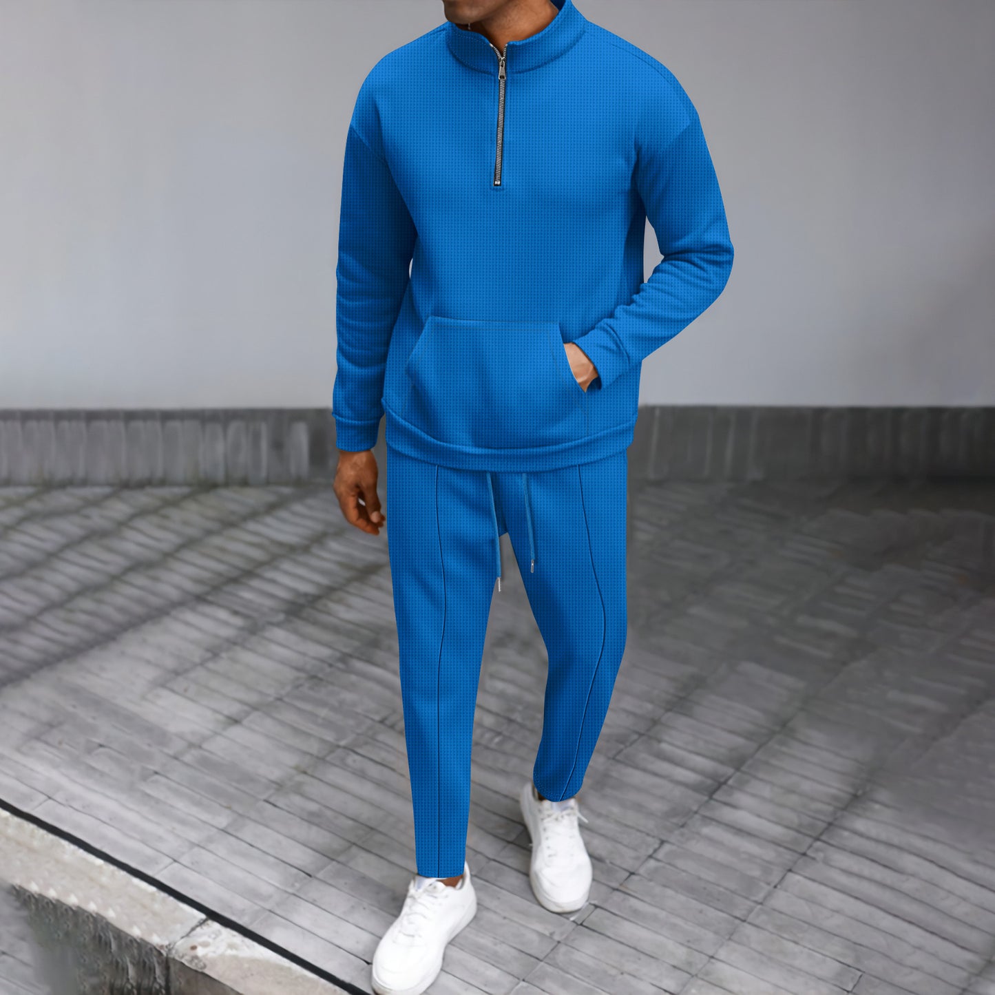 Men's tracksuit with high collar and practical pocket Skorter