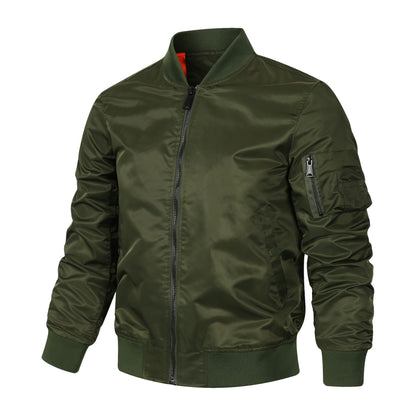 Herrbomberjacka med funktionella fickor och avslappnad design Skorter