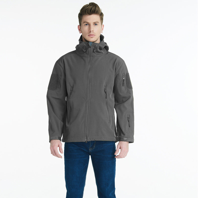 Men's tactical jacket with versatile zippered pockets and breathable material Skorter