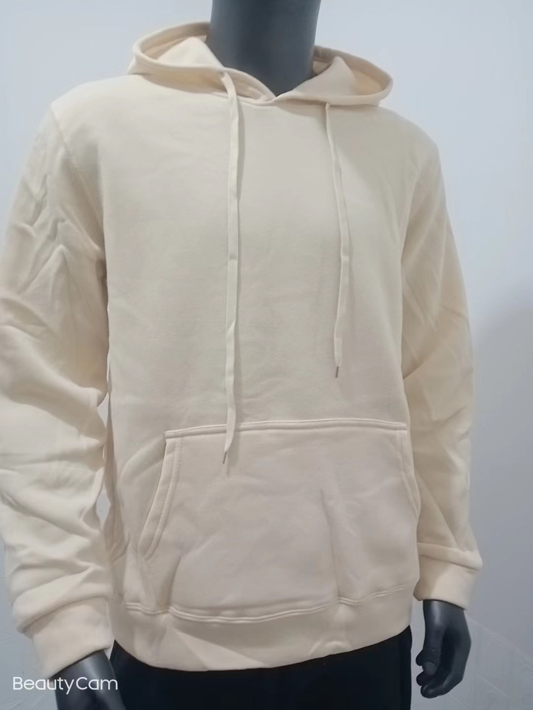 Men's hooded sweater with a fashionable cut and casual lining Skorter