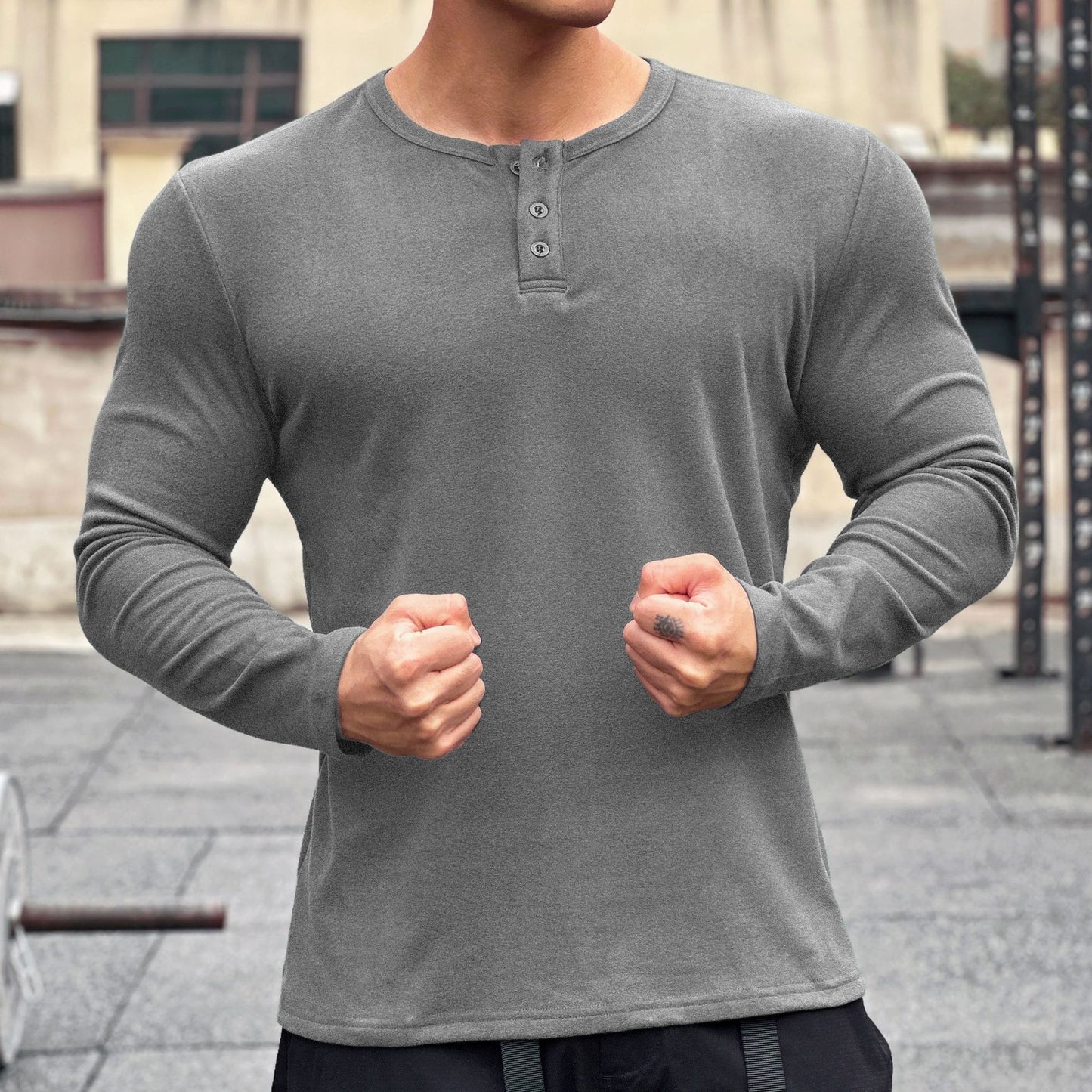 Men's stylish long-sleeve shirt with modern button closure Skorter