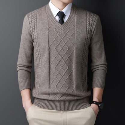 Men's V-Neck Sweater in Modern Cable Pattern Skorter